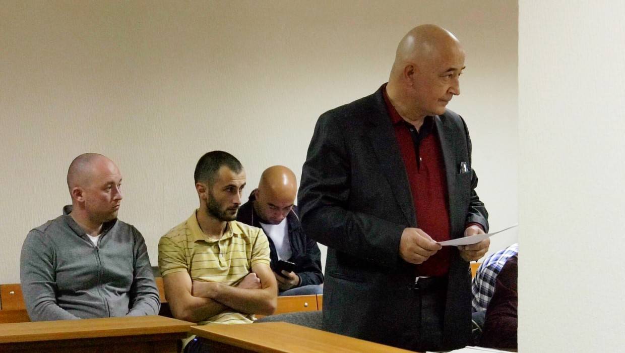 Юрий Багаев (стоит) (фото: КрыльяTV)