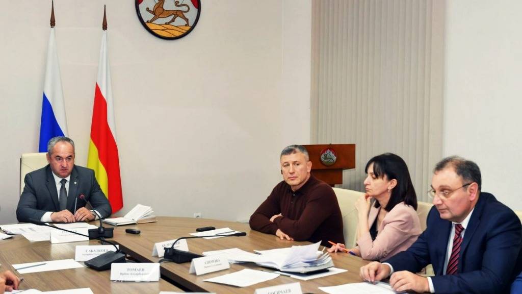 Оперативное совещание правительства Северной Осетии (фото alania.gov.ru)