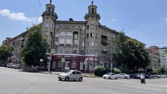 Во Владикавказе приступили к активной фазе ремонта дома на ул. Маркова, где жила Зоя Кочисова