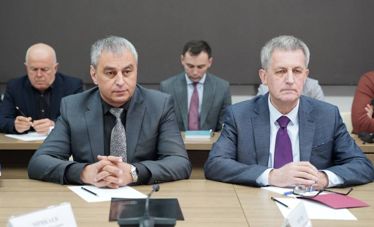 Глава минэкономразвития Марат Мрикаев и вице-премьер Александр Реутов