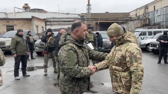 Президент Гаглоев лично передал бойцам из Осетии 7 автомобилей в зоне спецоперации