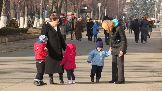 Родители 102 тысяч детей в Северной Осетии получают единое пособие - СФР