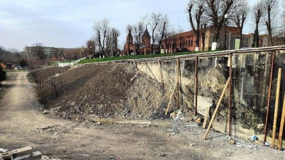 Во Владикавказе начали ремонтировать набережную Терека от Генерала Плиева до Соляного переулка