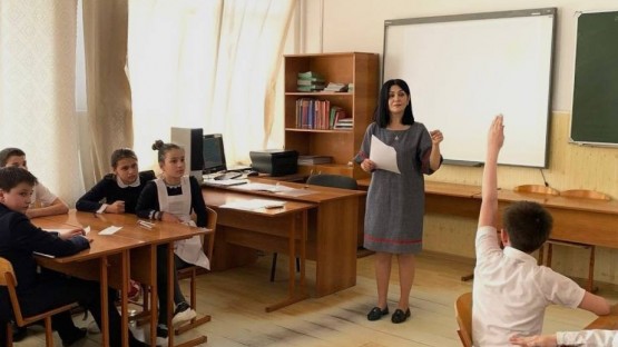 2,5 тысячи педагогов Северной Осетии с апреля будут получать за классное руководство 12 тысяч рублей