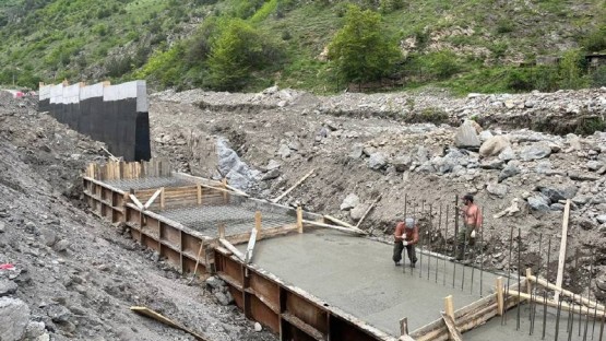 Реконструкцию дороги от Алагирского в Дигорское ущелье планируют завершить до конца 2025 года