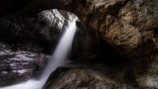 У водопада "Кольцо" в Куртатинском ущелье благоустроят площадку для туристов
