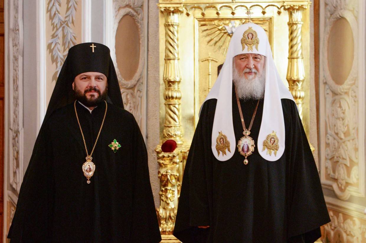 Архиепископ Владикавказский Леонид (слева) и патриарх Кирилл