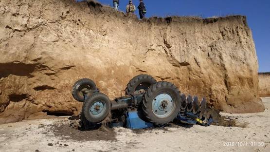Трактор с водителем упал в ущелье в Северной Осетии
