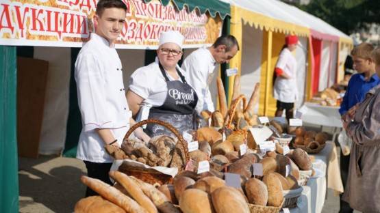 Сергей Меняйло запретил продавать хлеб в Моздокском районе по 25 рублей