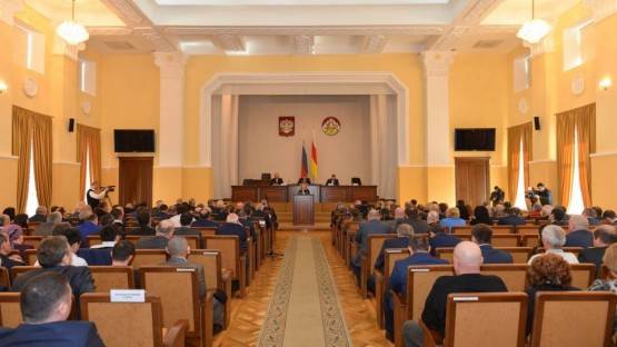 В Северной Осетии не состоялось заседание парламента из-за неявки части депутатов