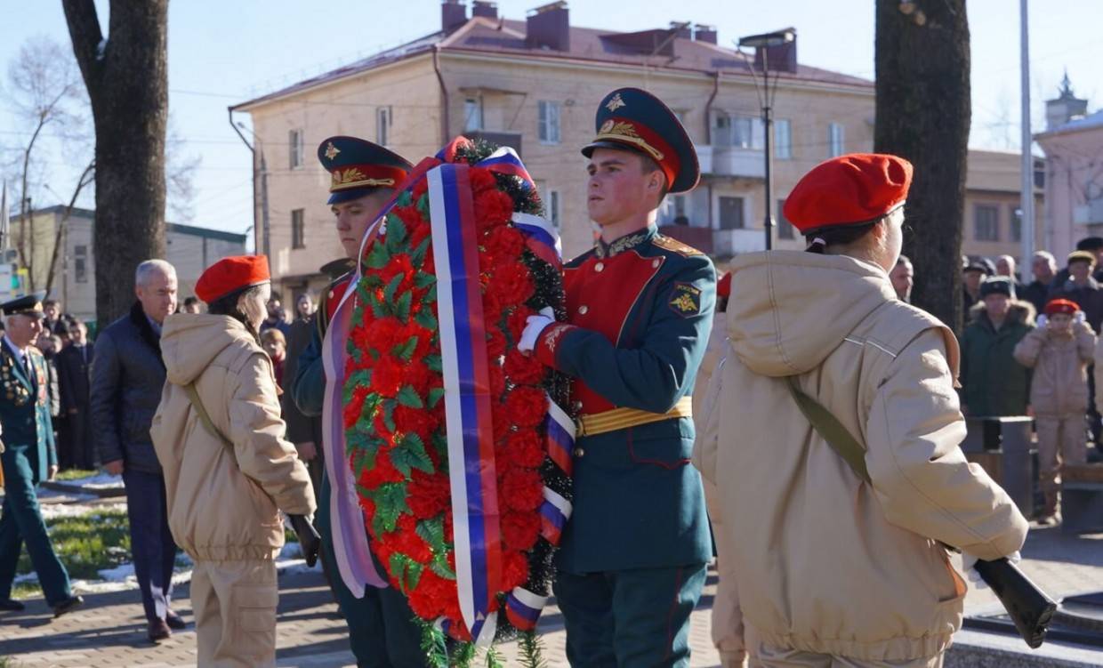 В Алагире открыли обновленный парк вокруг Свято-Вознесенского собора //  ОСнова