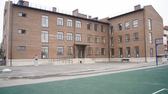 Сергей Меняйло осмотрел обновленное здание школы №11 перед открытием