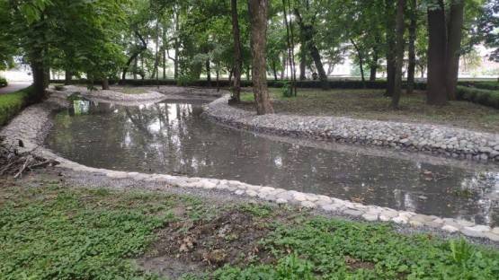 Два пруда в верхней части Центрального парка Владикавказа заполнили водой впервые за 40 лет