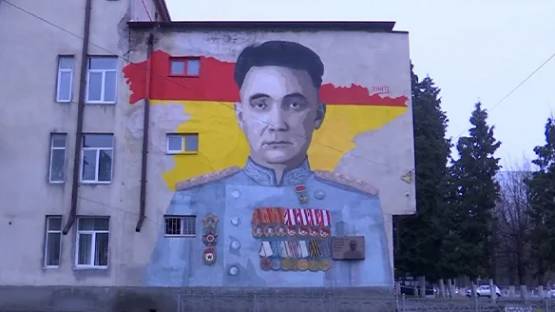 26-й школе отказываются вернуть граффити с Героем СССР Хаджи-Умаром Мамсуровым