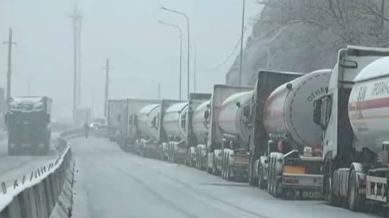 В Северной Осетии выезда в Грузию ожидают 430 большегрузов