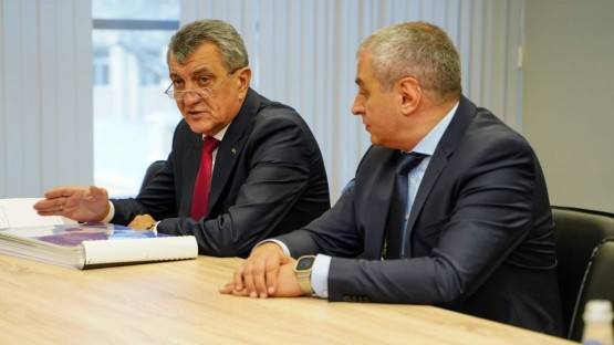 ВЭБ.РФ предложил властям Северной Осетии участвовать в лизинговых программах по закупке спецтехники