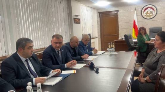 Президент Алан Гаглоев провел прием граждан