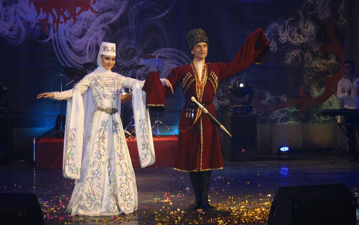 Нодар Плиев на сцене (фото: Патриоты России)