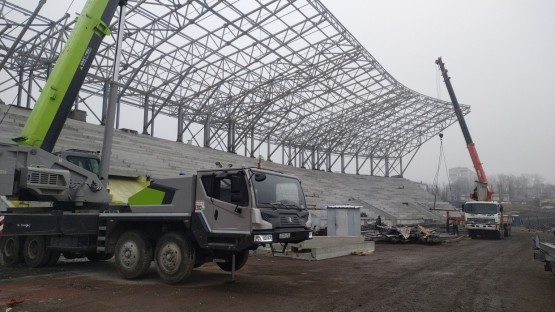 На площадке строительства стадиона «Спартак» завершаются работы по бетонированию