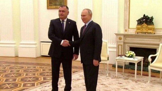 Гаглоев поздравил Путина с официальным вступлением в должность президента России