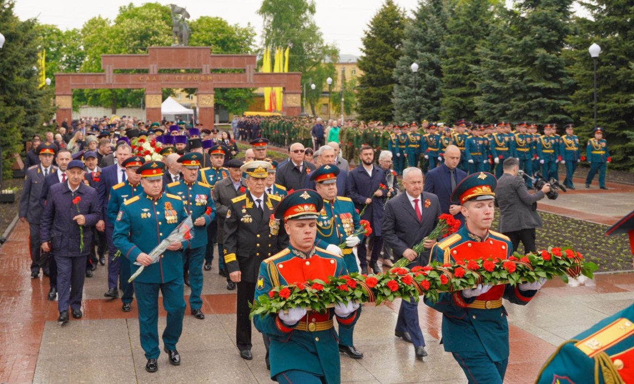 В Северной Осетии накануне Дня Победы возложили цветы к мемориалам павших  воинов в годы ВОВ // ОСнова