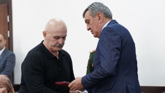 Сергей Меняйло передал госнаграды семьям бойцов, погибших в СВО