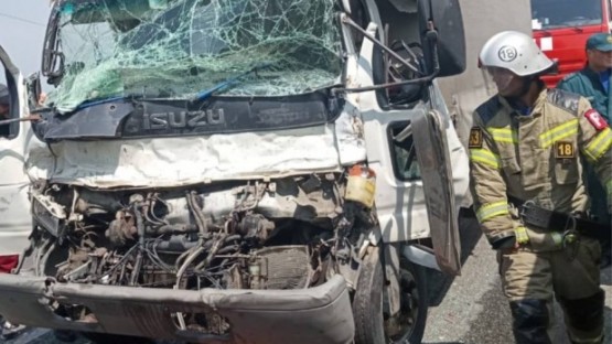 В ДТП с участием двух фур на трассе "Ардон-Эльхотово" пострадал один из водителей