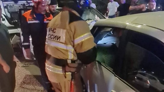 Во Владикавказе в ДТП с участием пяти автомобилей пострадали два человека