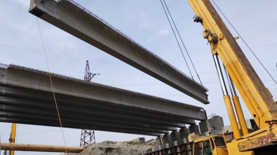 Работы на Ногирском мосту идут в две смены - Меняйло