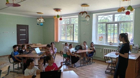 Школьники на летних каникулах смогут сами выбирать пришкольные лагеря — Алибекова